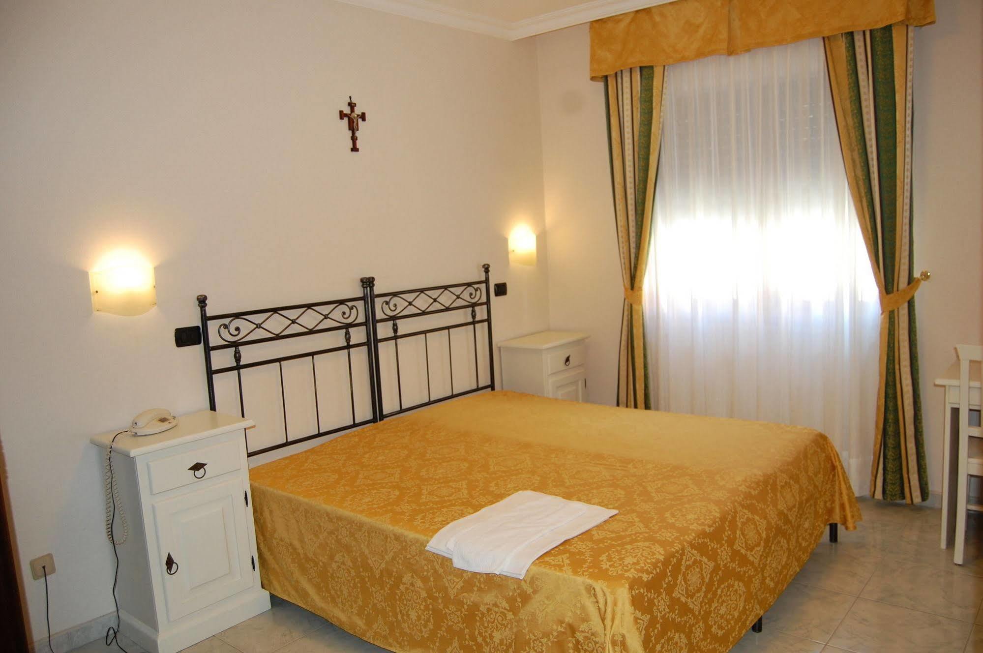 Hotel Villa San Pietro San Giovanni Rotondo Dış mekan fotoğraf